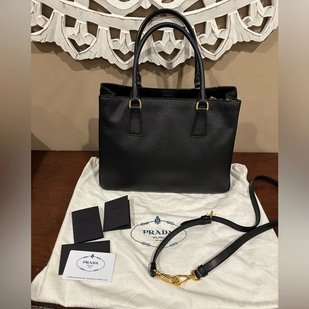 PRADA Medium Galleria Saffiano leather bag - Picture 8 of 16